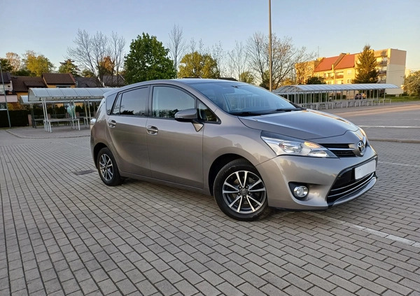 Toyota Verso cena 29900 przebieg: 230000, rok produkcji 2014 z Ostrów Lubelski małe 407